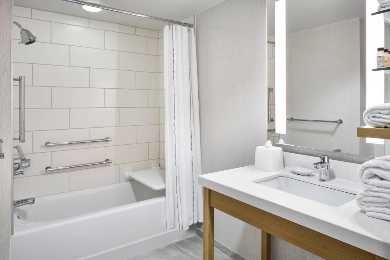 Delta Hotels By Marriott Norfolk Airport Εξωτερικό φωτογραφία